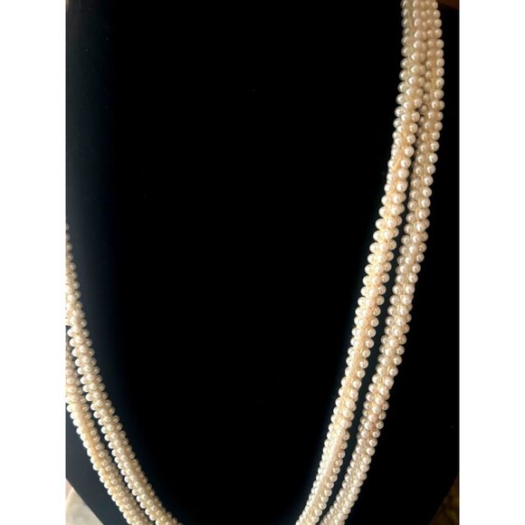 Vintage Jewelry Set Seed Pearl Necklace PLUS Clip Earrings Lightweight Ballet - Picture 5 of 12